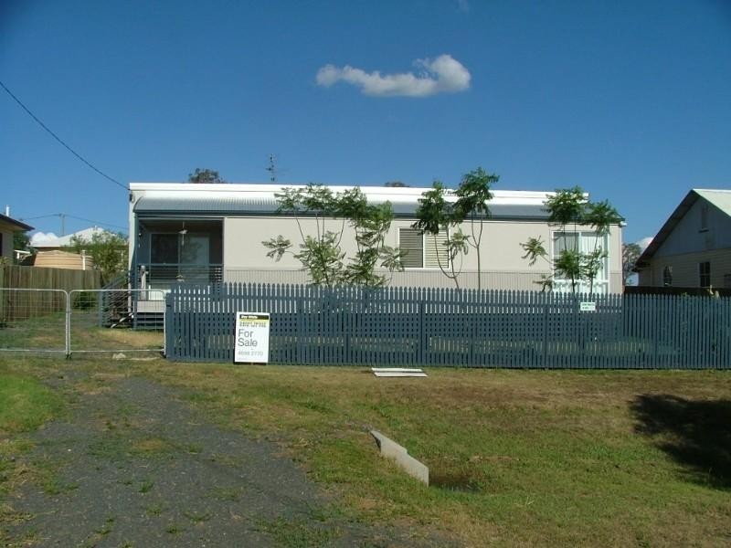 108 Mocatta Street, Goombungee QLD 4354