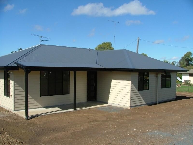 4 Peter Street, Goombungee QLD 4354