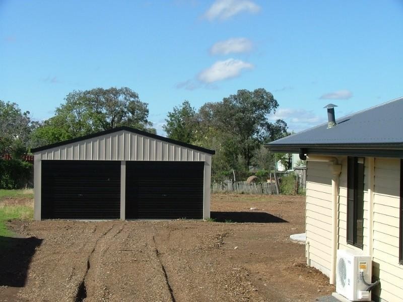 4 Peter Street, Goombungee QLD 4354