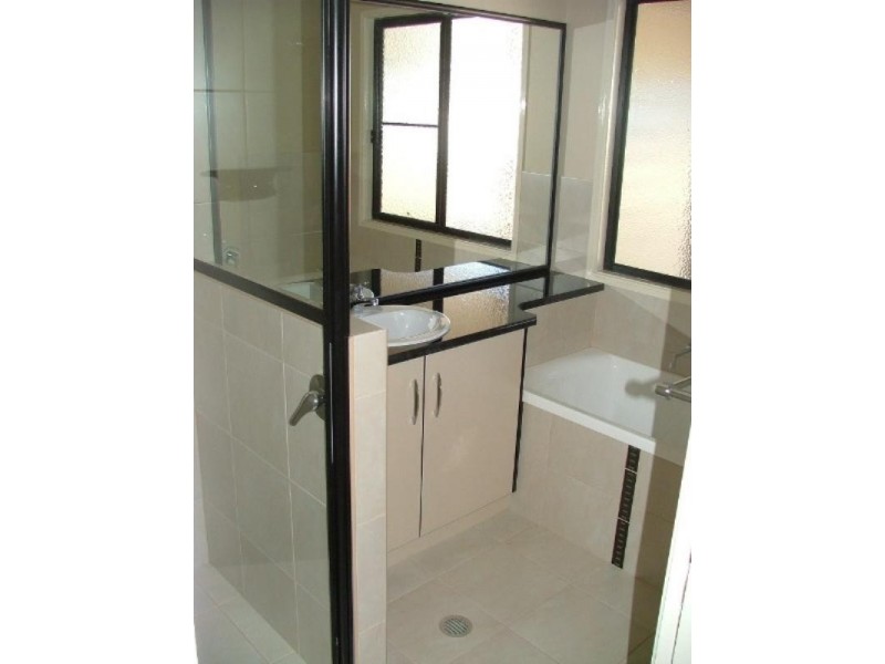 4 Peter Street, Goombungee QLD 4354