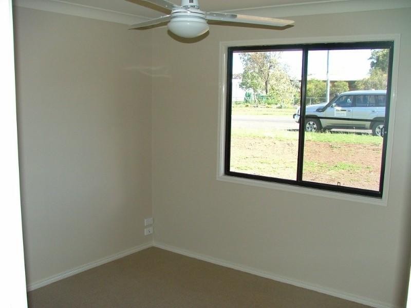 4 Peter Street, Goombungee QLD 4354