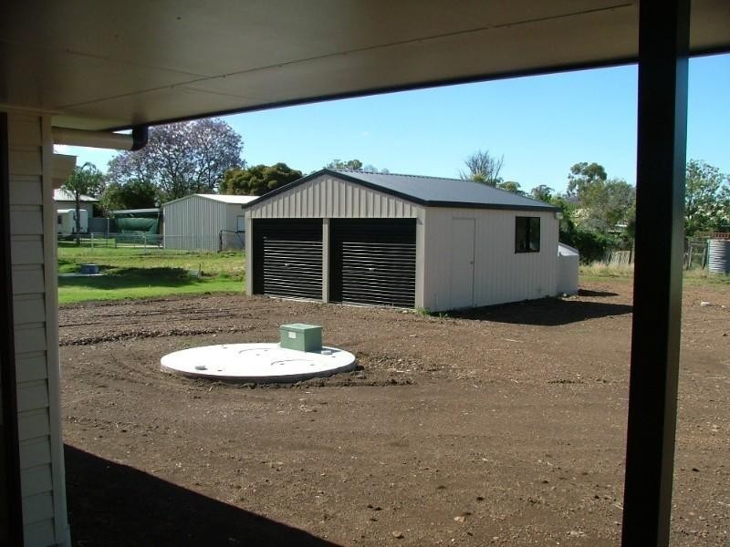 4 Peter Street, Goombungee QLD 4354