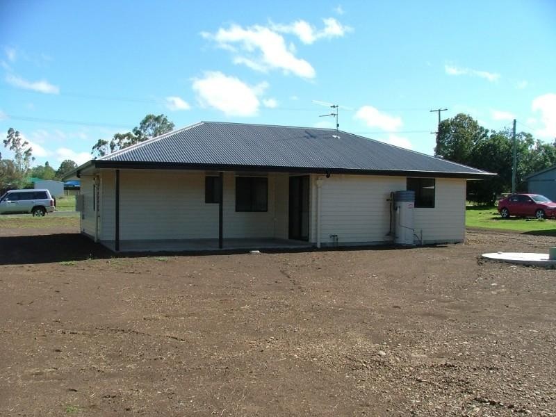 4 Peter Street, Goombungee QLD 4354