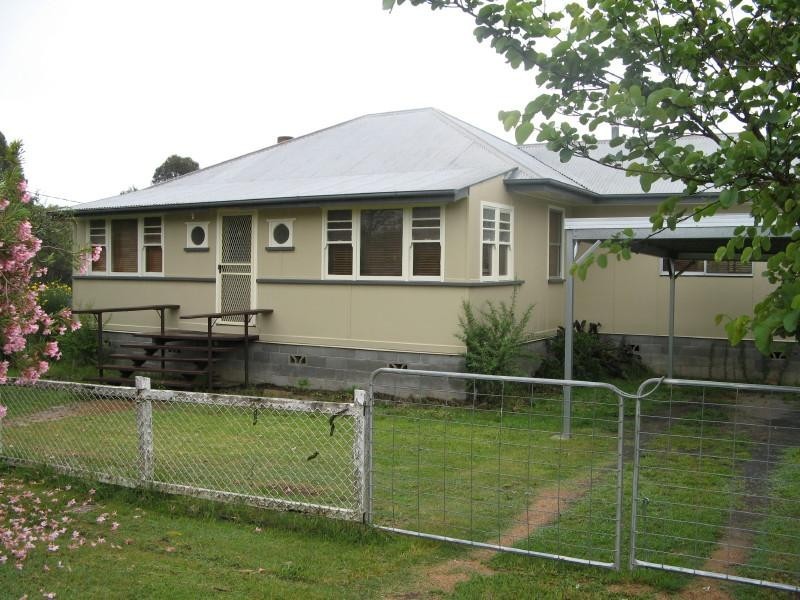 28 Albert Street, Crows Nest QLD 4355