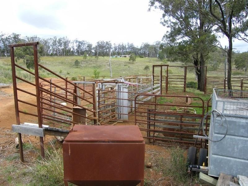 844 Merritts Creek Road, Hampton QLD 4352