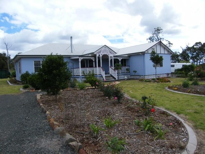 844 Merritts Creek Road, Hampton QLD 4352