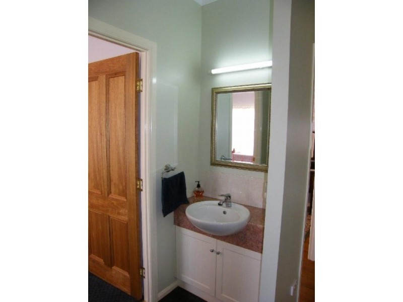 844 Merritts Creek Road, Hampton QLD 4352