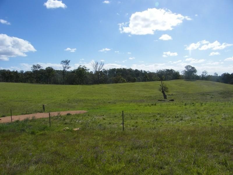 844 Merritts Creek Road, Hampton QLD 4352