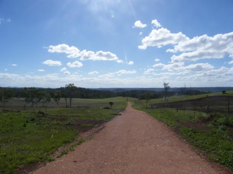 844 Merritts Creek Road, Hampton QLD 4352