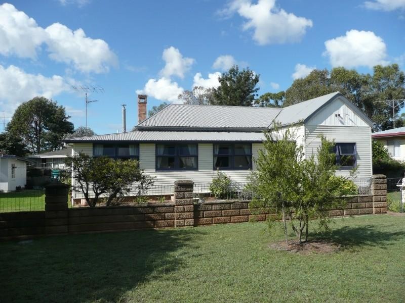 7 Nolan Street, Crows Nest QLD 4355