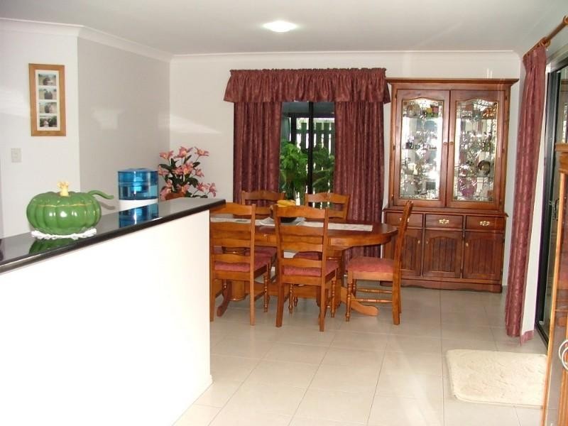 8 Samuel Avenue, Crows Nest QLD 4355