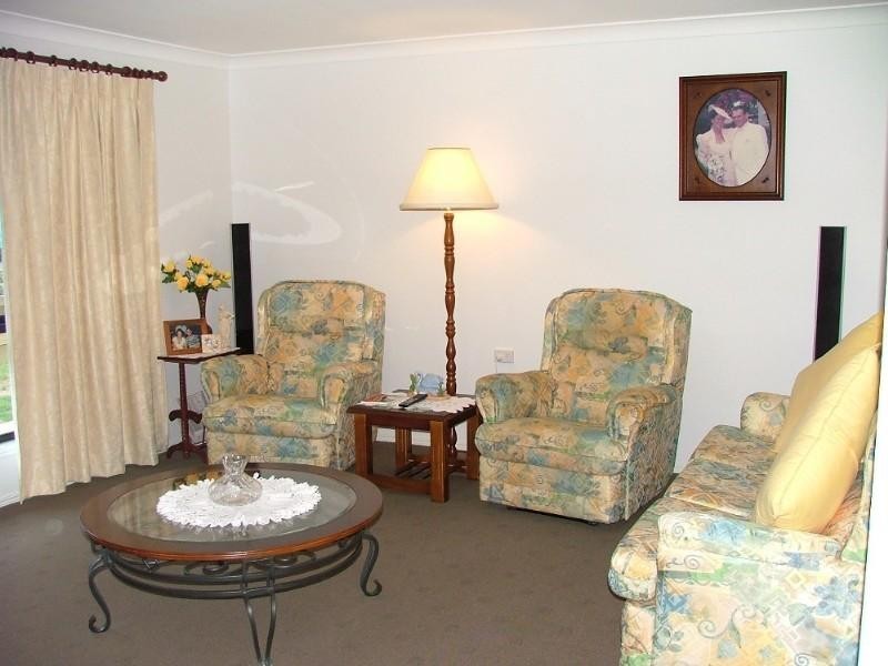 8 Samuel Avenue, Crows Nest QLD 4355