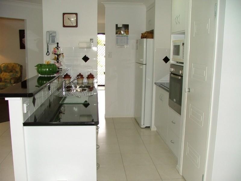 8 Samuel Avenue, Crows Nest QLD 4355