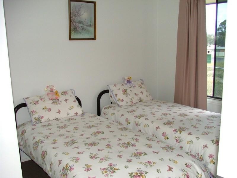 8 Samuel Avenue, Crows Nest QLD 4355