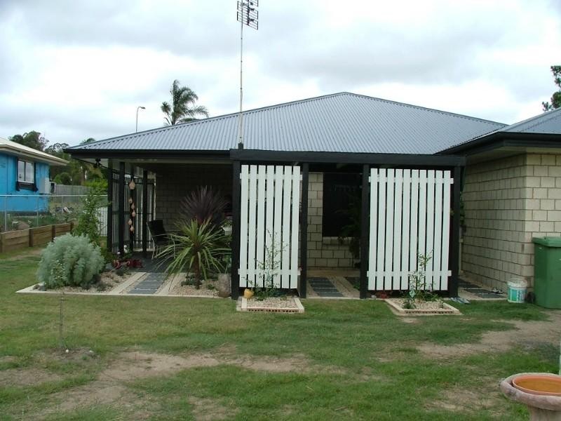 8 Samuel Avenue, Crows Nest QLD 4355