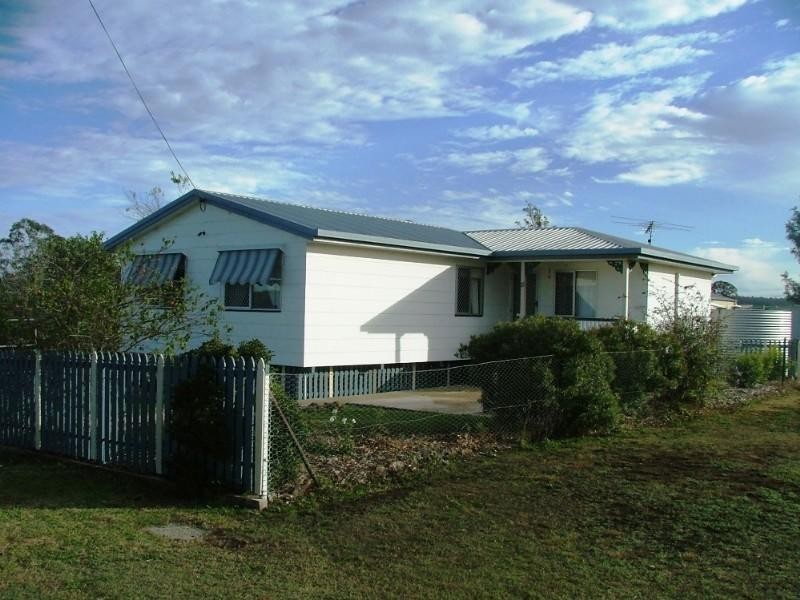 15 Peters Street, Goombungee QLD 4354