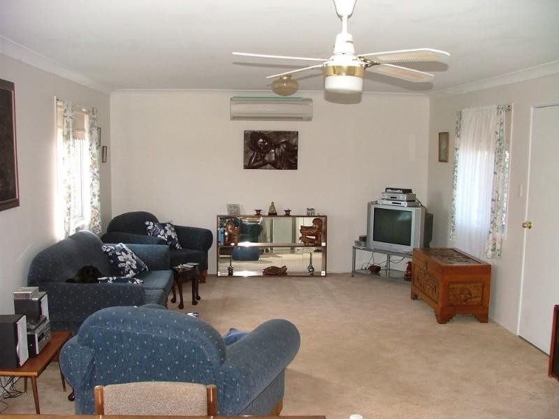 15 Peters Street, Goombungee QLD 4354