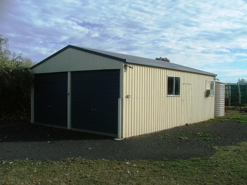 15 Peters Street, Goombungee QLD 4354