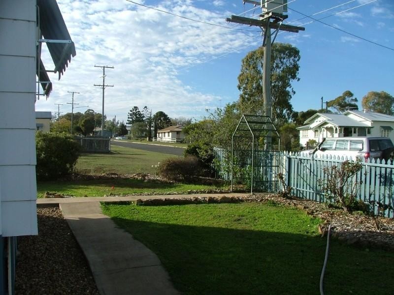 15 Peters Street, Goombungee QLD 4354