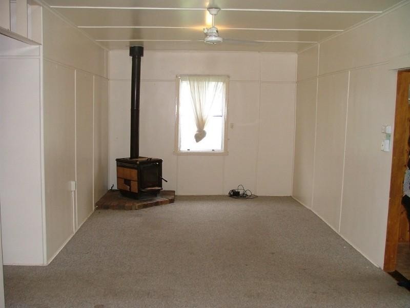 28 Albert Street, Crows Nest QLD 4355