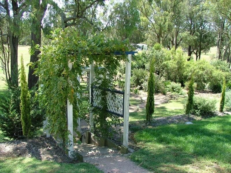 24 Eastside Road, Crows Nest QLD 4355