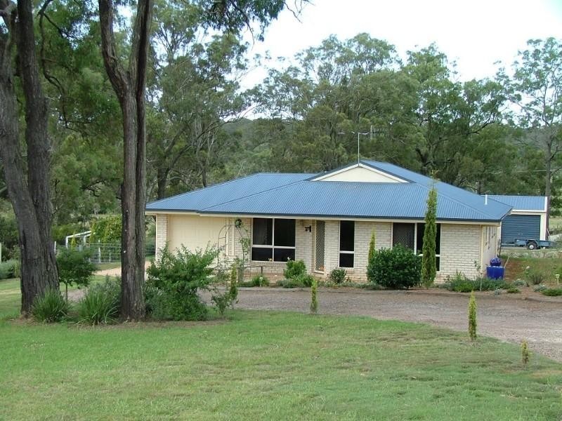 24 Eastside Road, Crows Nest QLD 4355