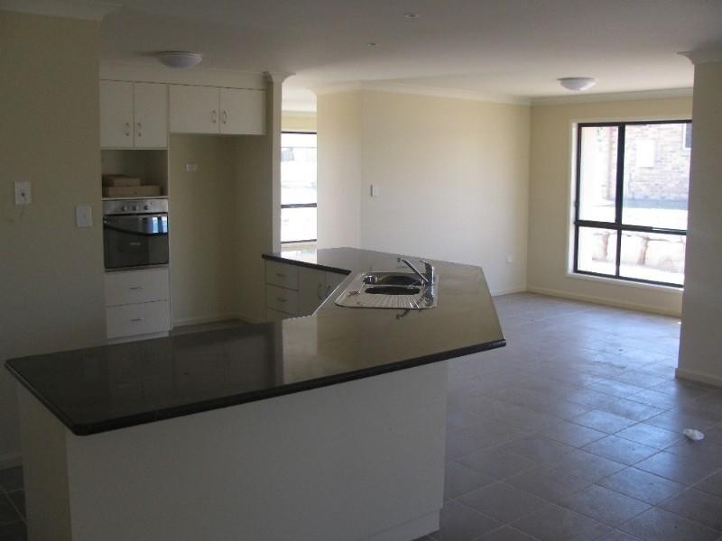 L97 Vicky Avenue, Crows Nest QLD 4355