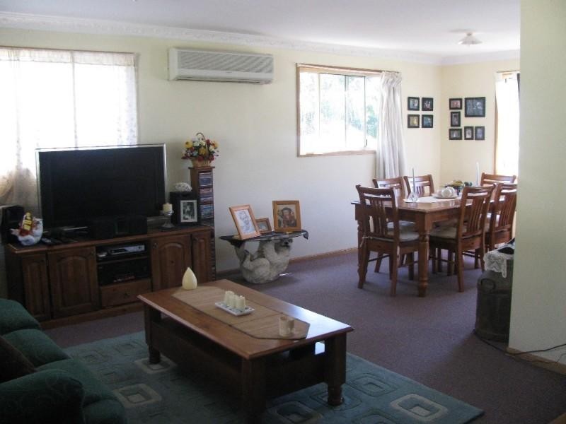 6 Albert Street, Crows Nest QLD 4355