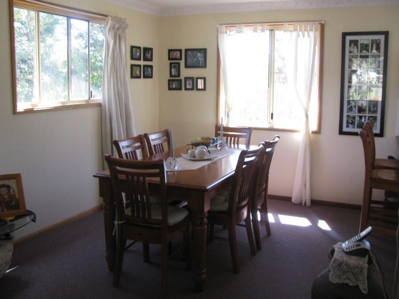 6 Albert Street, Crows Nest QLD 4355