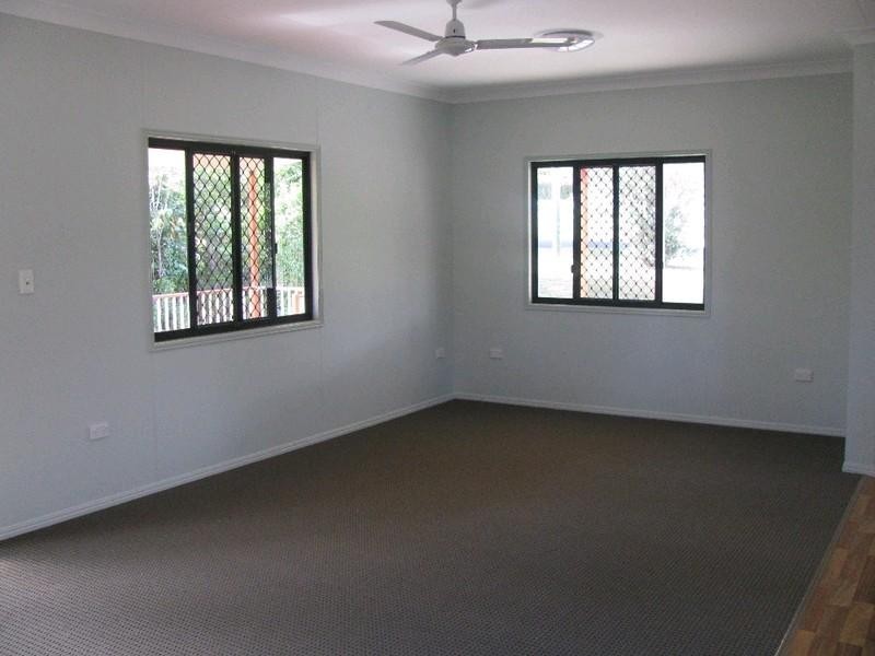 26 Albert Street, Crows Nest QLD 4355