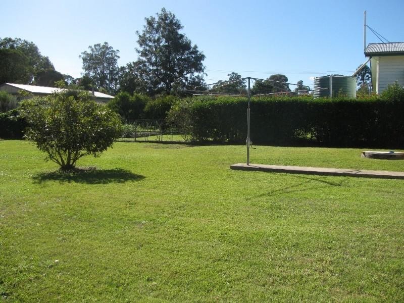42 Charles Street, Crows Nest QLD 4355
