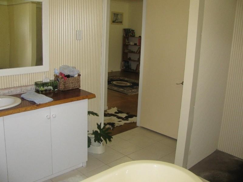 10 Hayden Street, Crows Nest QLD 4355