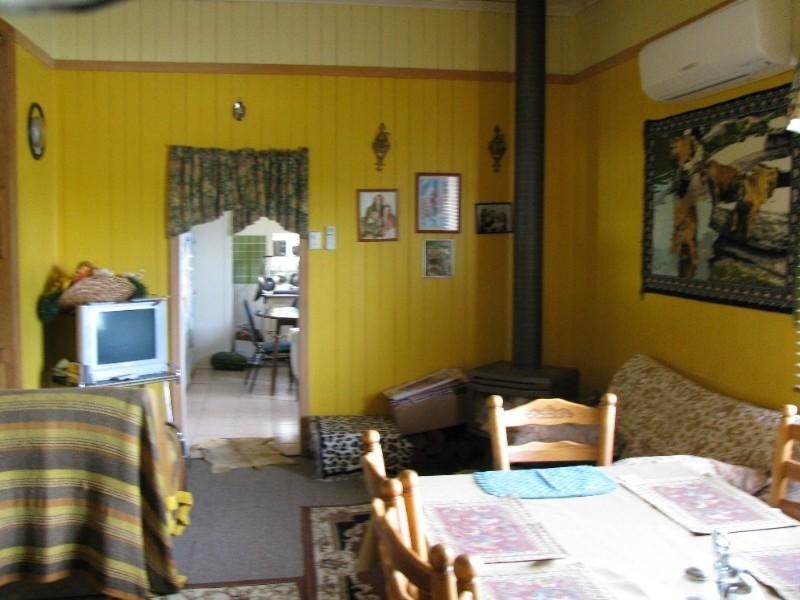 18 Toowoomba Road, Crows Nest QLD 4355