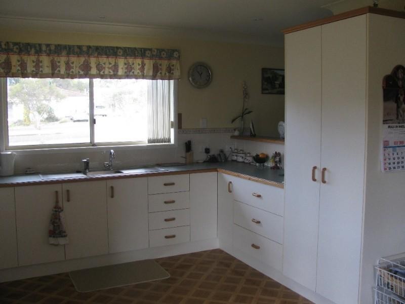 10 Church Street, Crows Nest QLD 4355