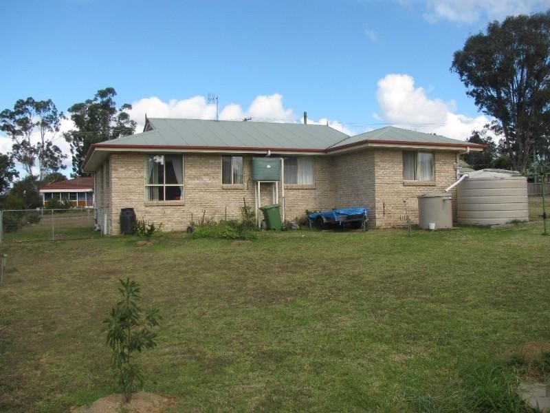 10 Church Street, Crows Nest QLD 4355