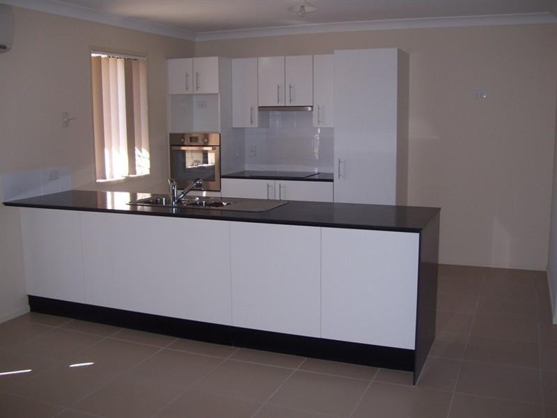 Unit1/4 Jane Street, Crows Nest QLD 4355