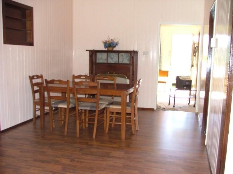 18 John Street, Crows Nest QLD 4355