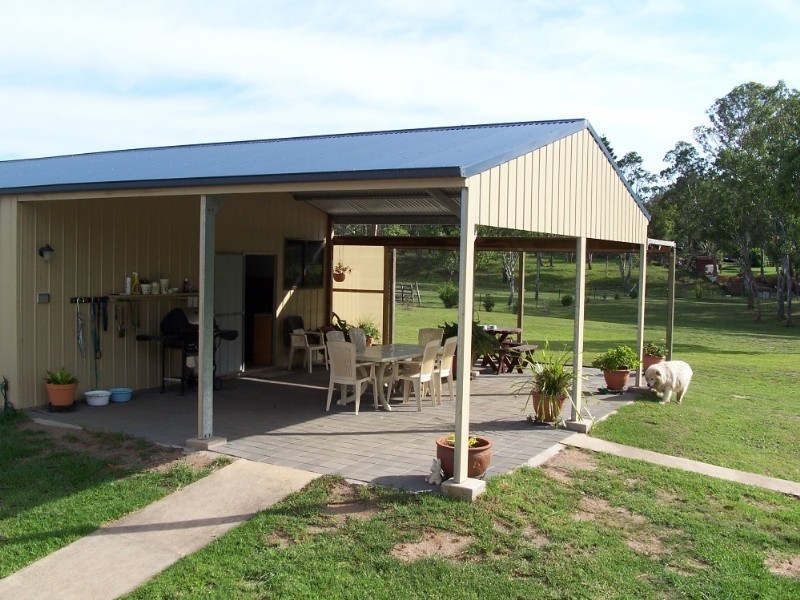 2 Devoncourt Road, Crows Nest QLD 4355