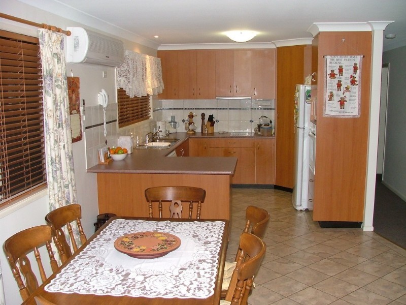 2 Devoncourt Road, Crows Nest QLD 4355