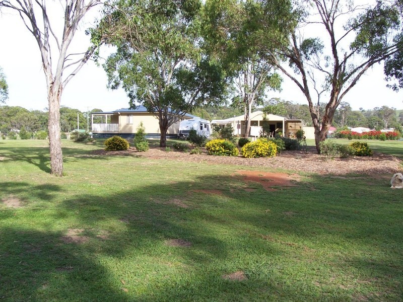 2 Devoncourt Road, Crows Nest QLD 4355