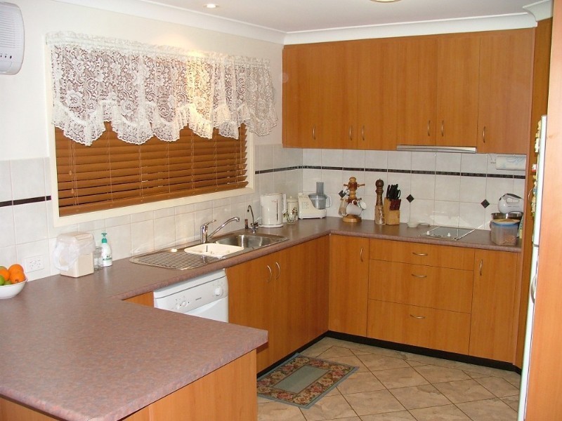 2 Devoncourt Road, Crows Nest QLD 4355