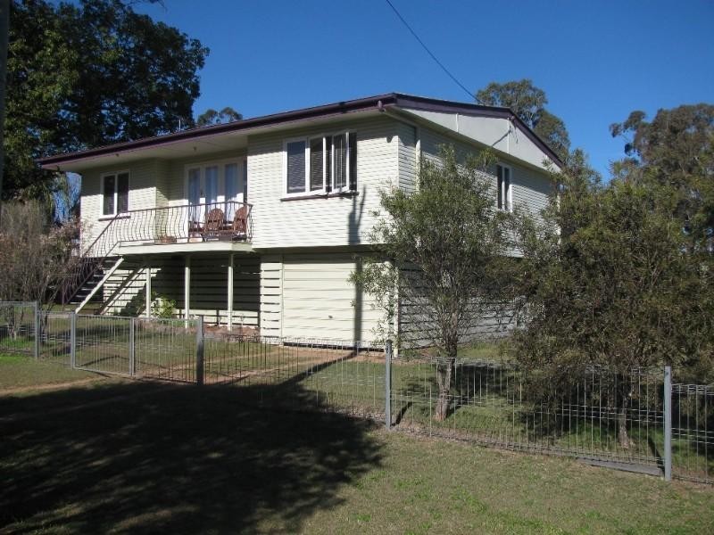 5a Church Street, Crows Nest QLD 4355