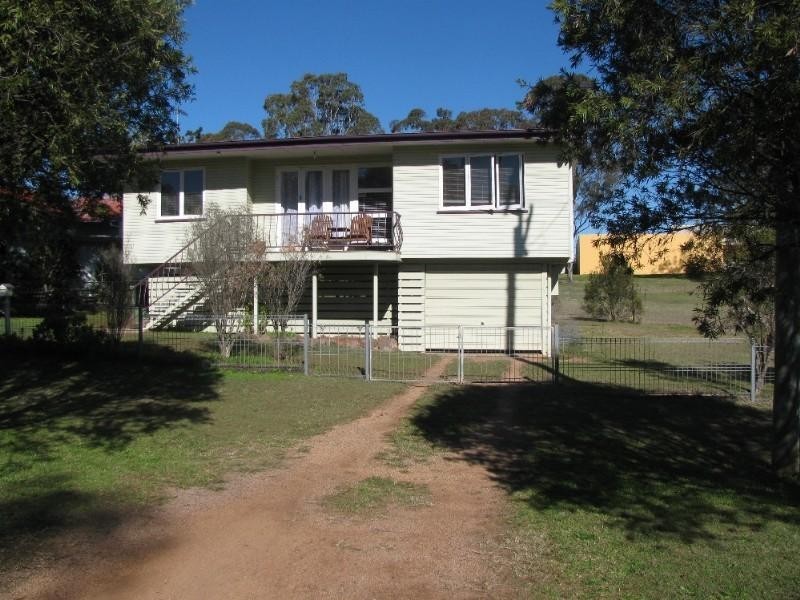 5a Church Street, Crows Nest QLD 4355