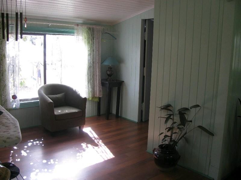 8 New England Highway, Crows Nest QLD 4355