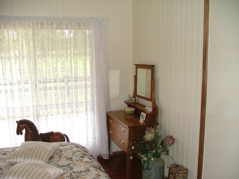 7313 New England Highway, Crows Nest QLD 4355