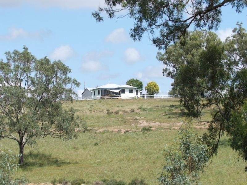 5758 New England Highway, Crows Nest QLD 4355