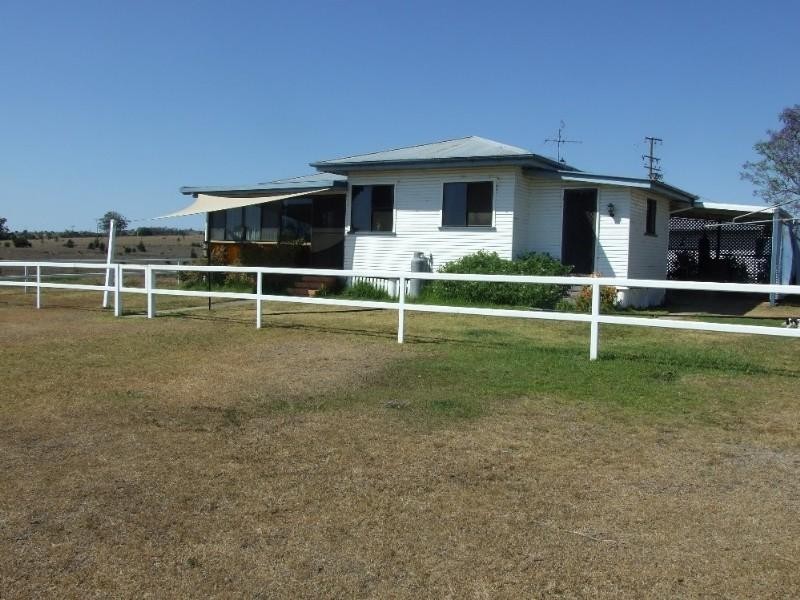 5758 New England Highway, Crows Nest QLD 4355