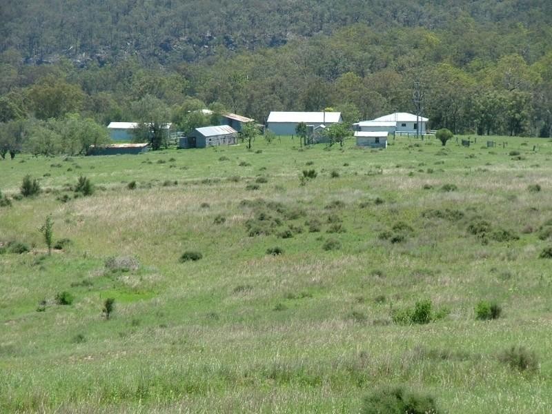 5758 New England Highway, Crows Nest QLD 4355