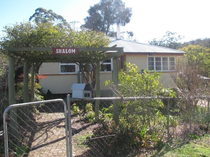 2 Blinco Street, Crows Nest QLD 4355