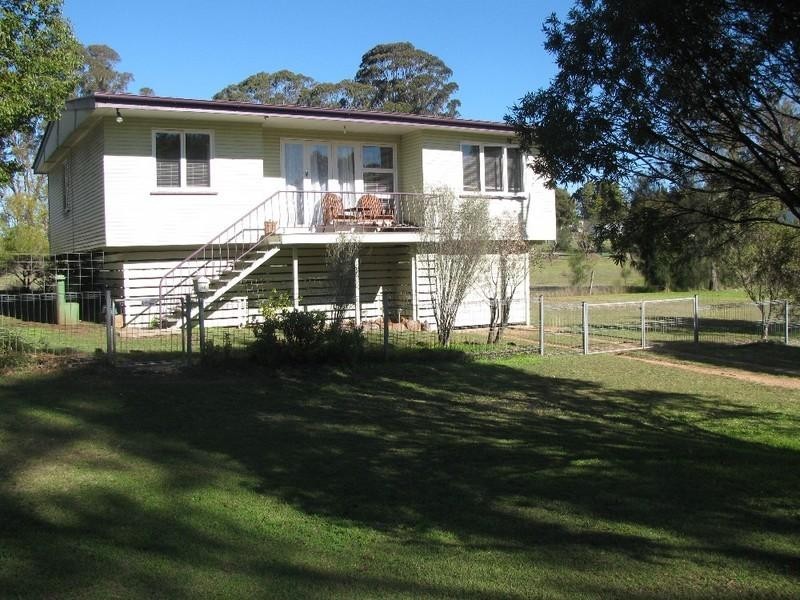 5a Church Street, Crows Nest QLD 4355